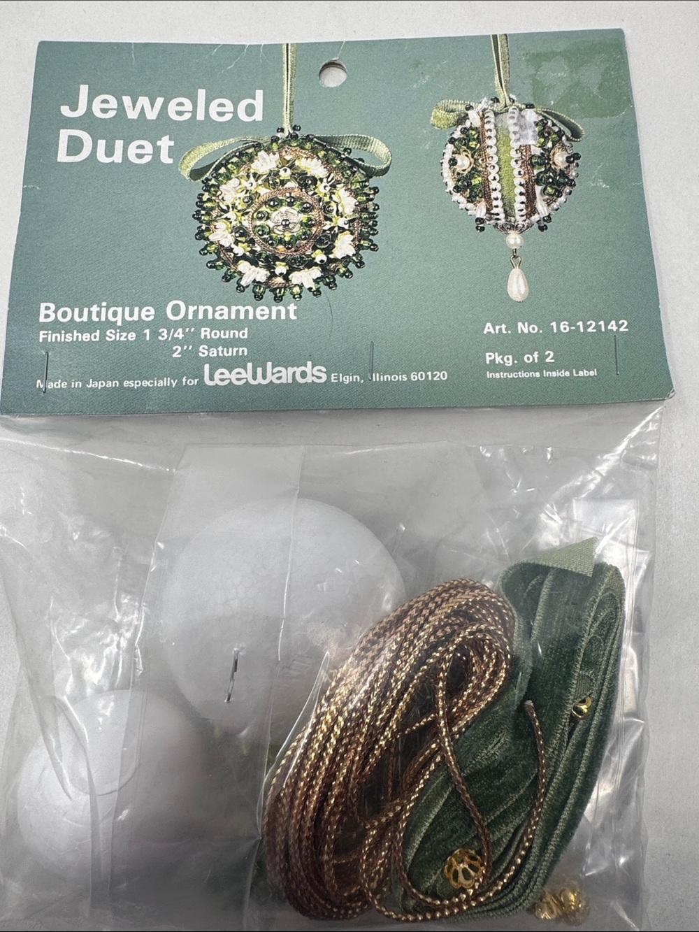 VINTAGE LEEWARDS JEWELED DUET PUSH PIN CHRISTMAS ORNAMENT CRAFT KIT MAKES 2